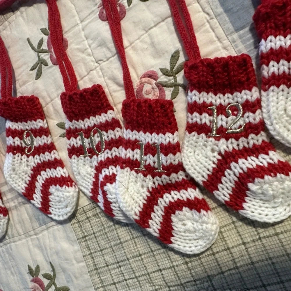 Knit stocking garland